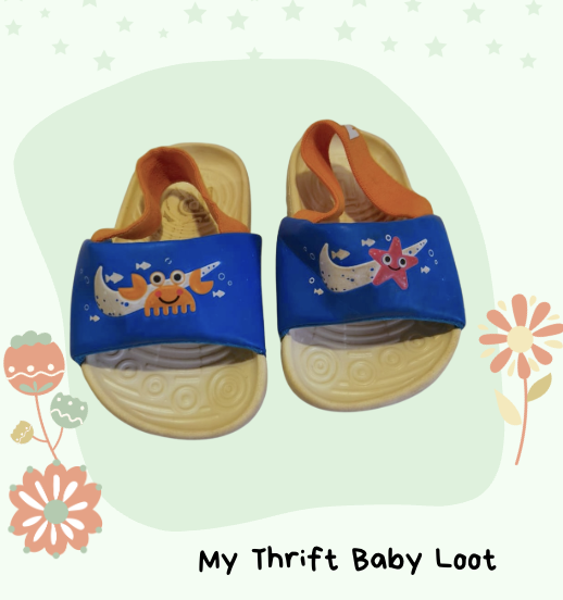 Preowned Nike baby slippers ( 9-12 months )